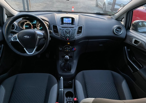 Ford Fiesta cena 28900 przebieg: 221587, rok produkcji 2016 z Swarzędz małe 379